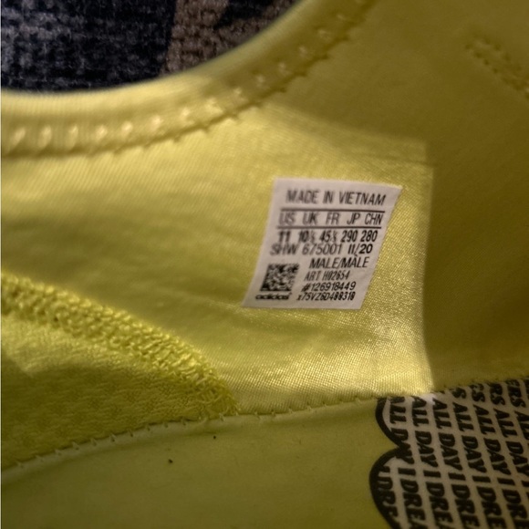 NMD R1 V2 - Picture 4 of 6